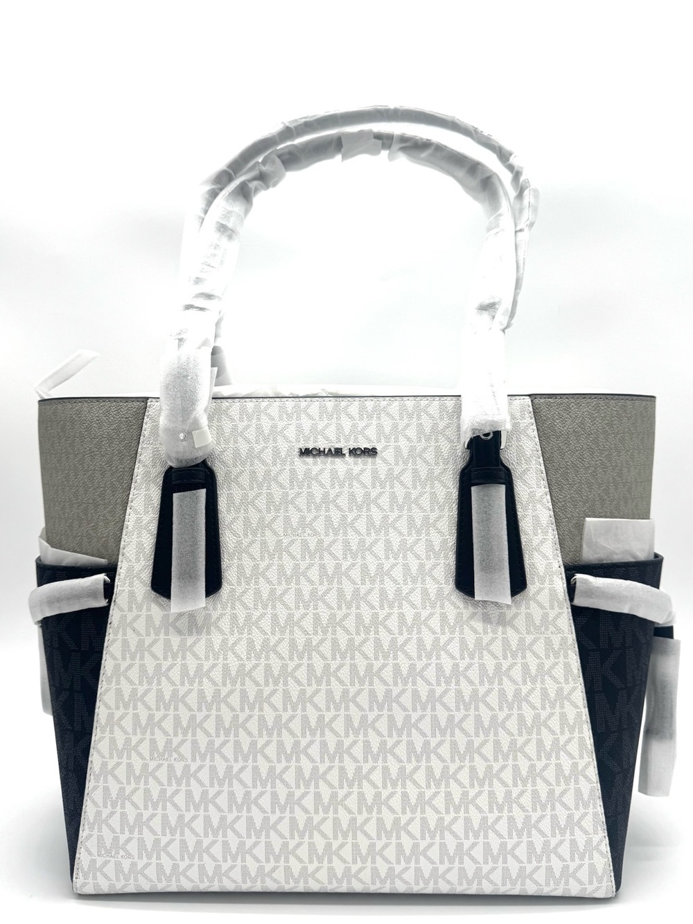 Michael Kors Voyager Large Color-Block Signature Logo Tote Bag - Optic White
